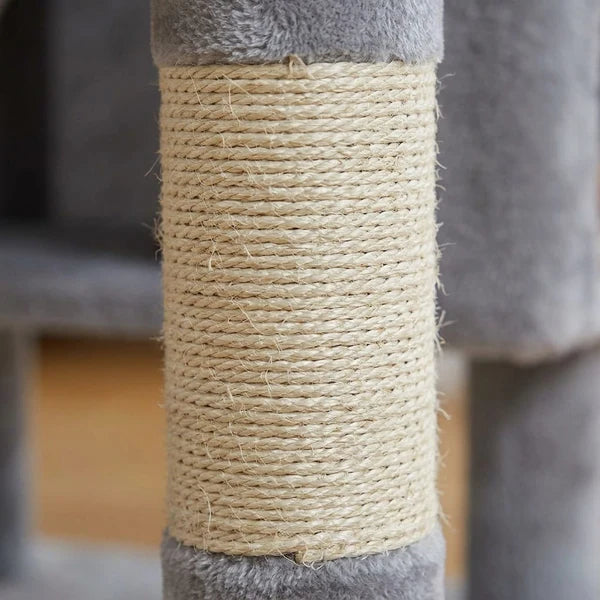 Grand arbre à chat pour maine coon — Alm